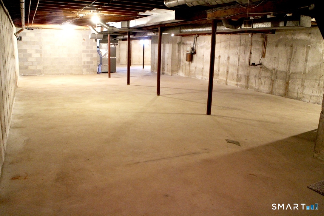 131 Sentinel Hill Road Derby, CT 06418 - Photo 39 of 40