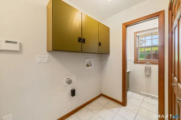 $519,000 | 131 Sentinel Hill Road, Derby, CT 06418