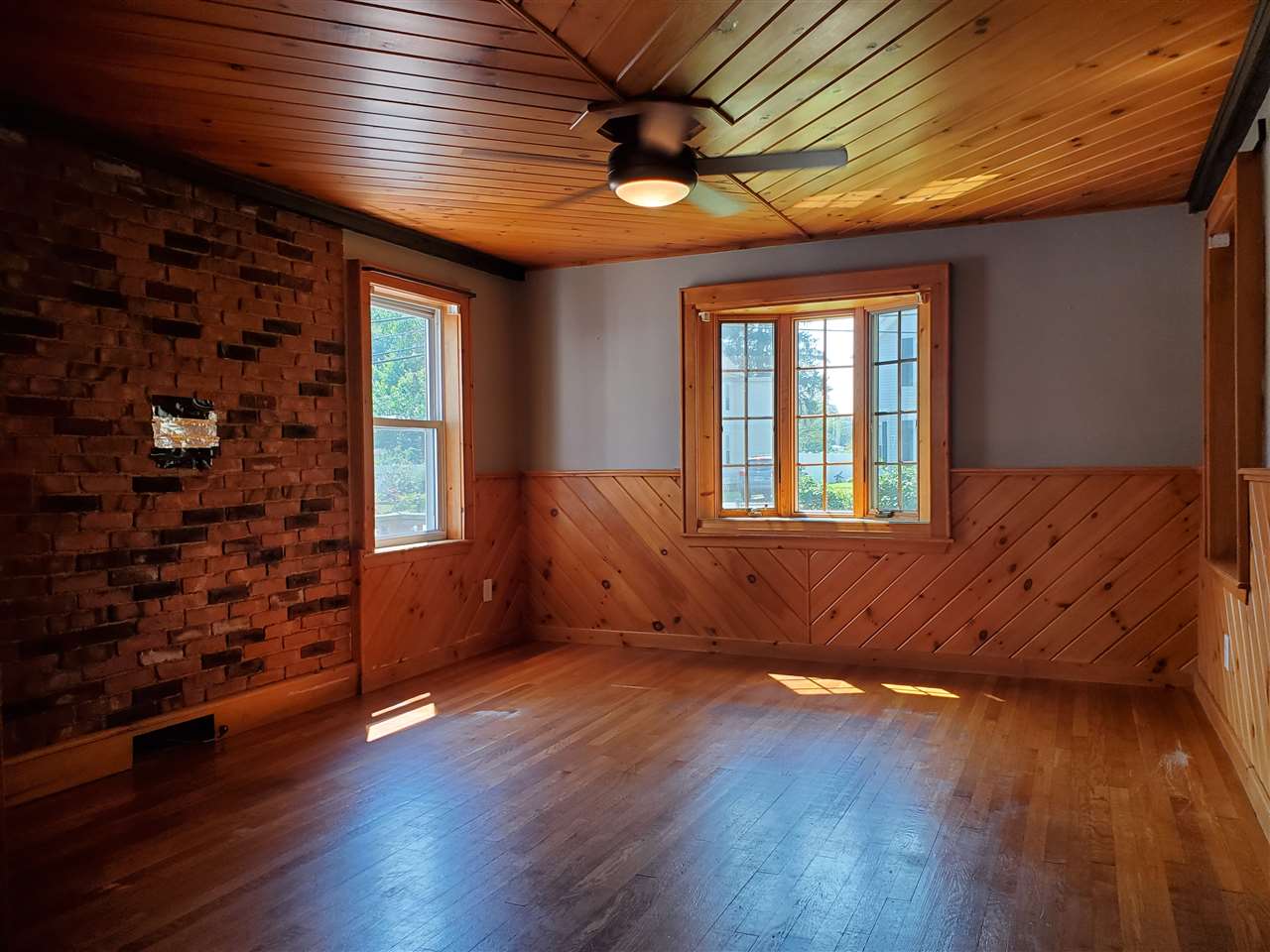 219 Goffstown Road Manchester, NH 03102 - Photo 3 of 11 Gallery Image 3