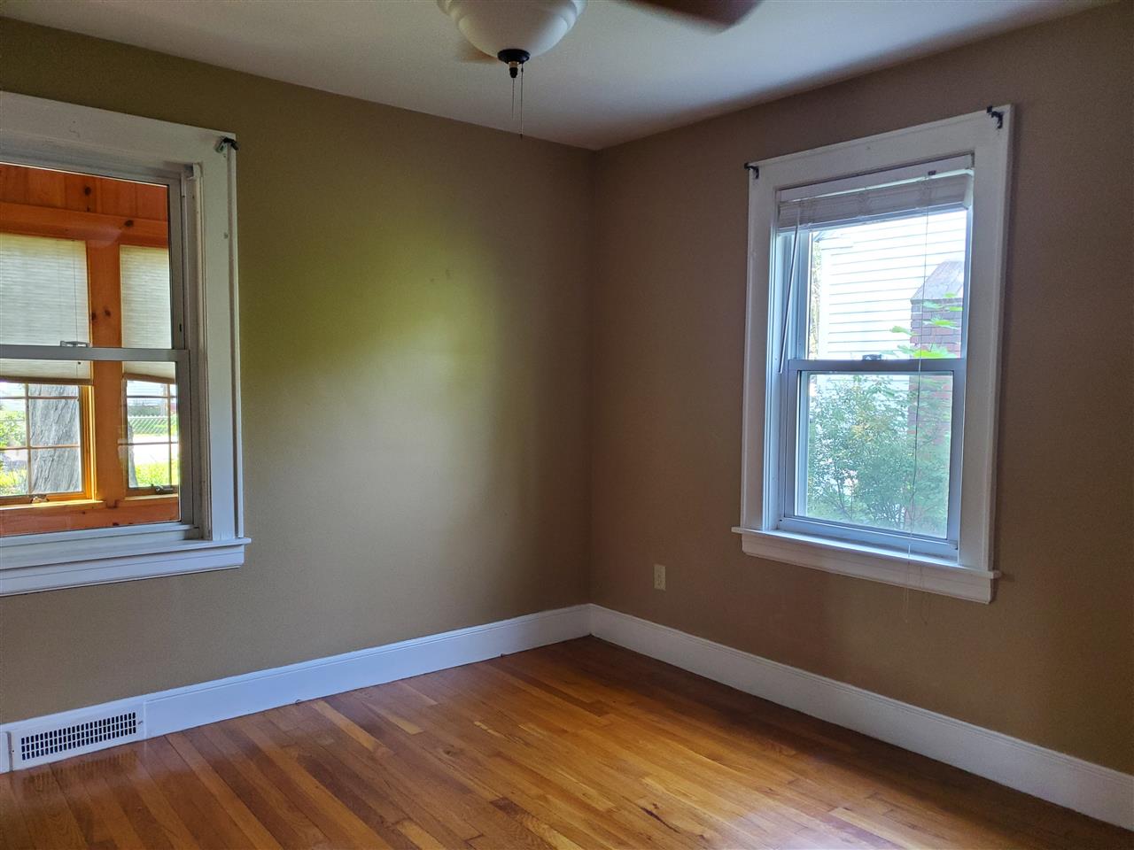 219 Goffstown Road Manchester, NH 03102 - Photo 5 of 11 Gallery Image 5
