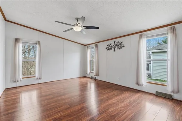 $235,000 | 20 West Rock Lake Court, Zelienople, PA 16063