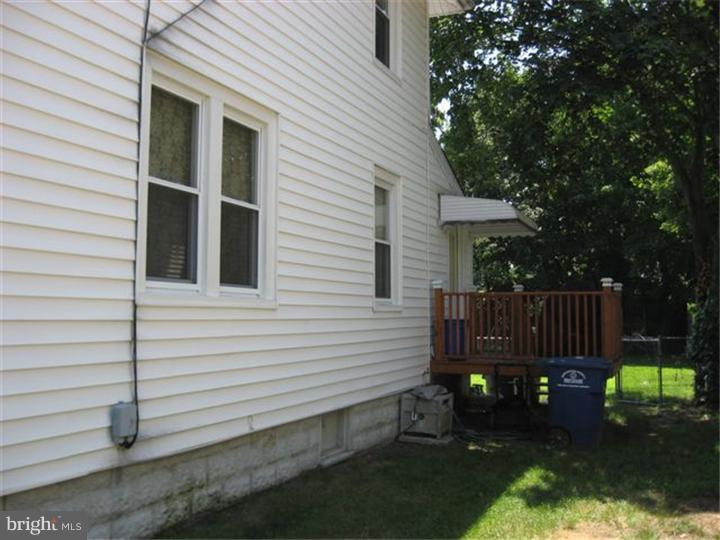 216 Cleveland Avenue Riverside, NJ 08075 - Photo 3 of 25 Exterior Side