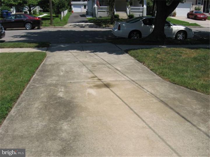 216 Cleveland Avenue Riverside, NJ 08075 - Photo 8 of 25 Driveway