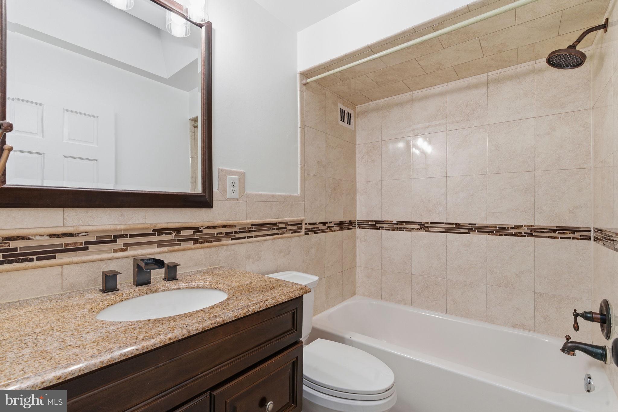 3728 West Country Club Road Philadelphia, PA 19131 - Photo 12 of 16 Hall full bath