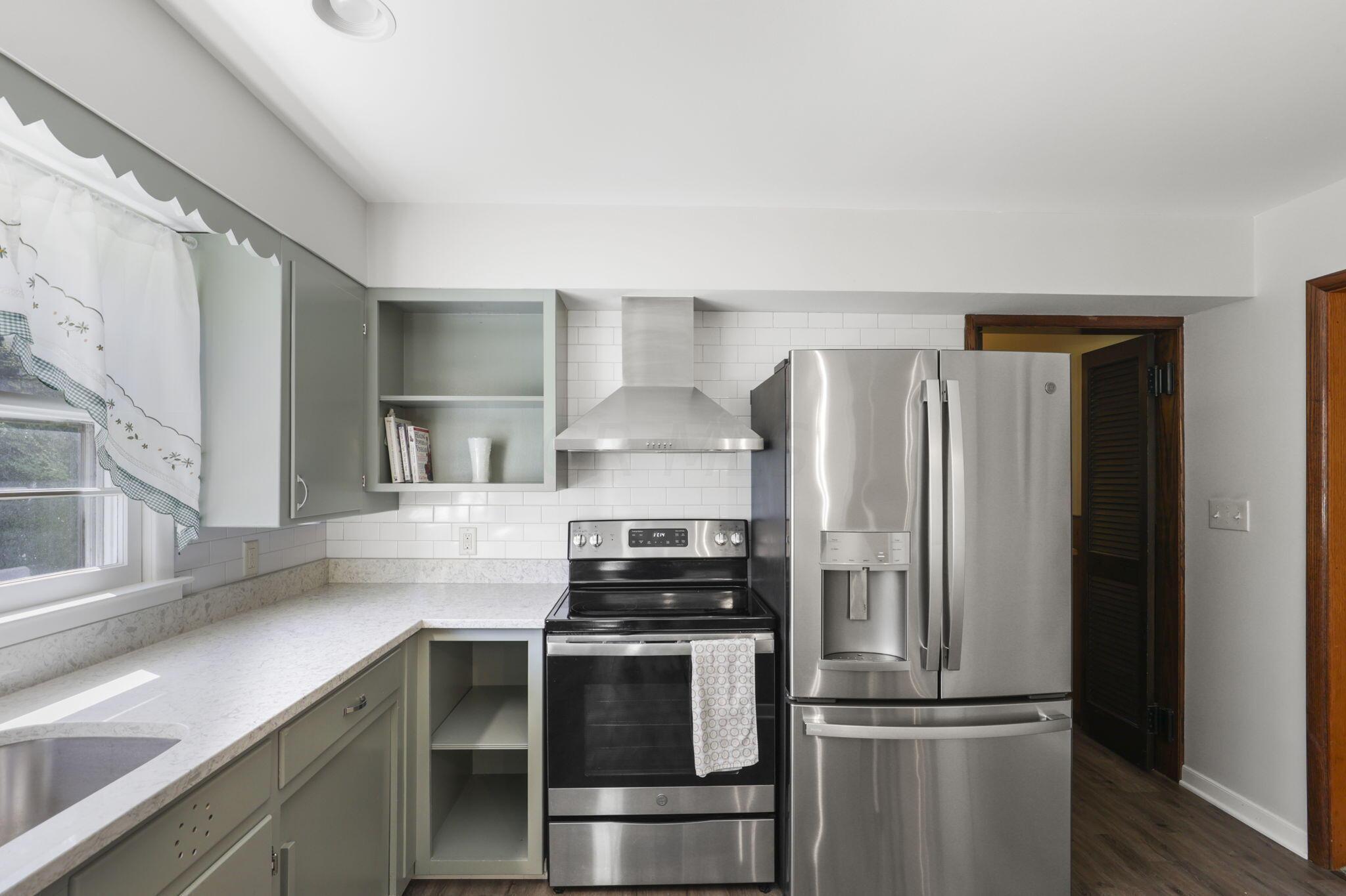 4691 Summit Road Southwest Pataskala, OH 43062 - Photo 15 of 73 Stainless Steel Appliances