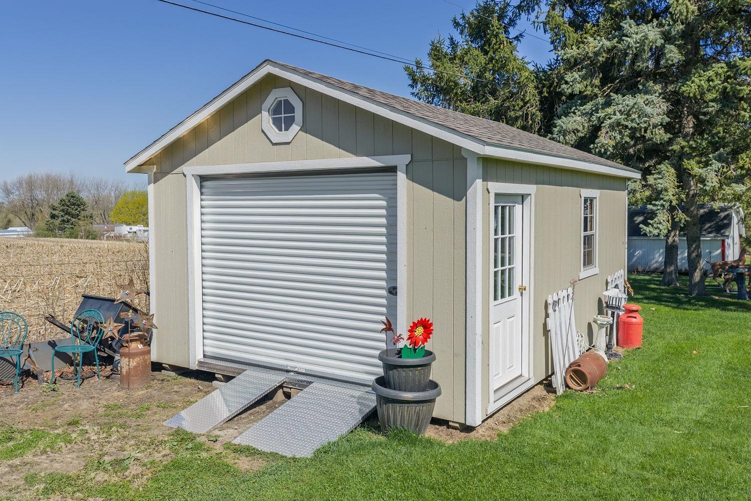 N2737 Welk Road Markesan, WI 53946 - Photo 11 of 31