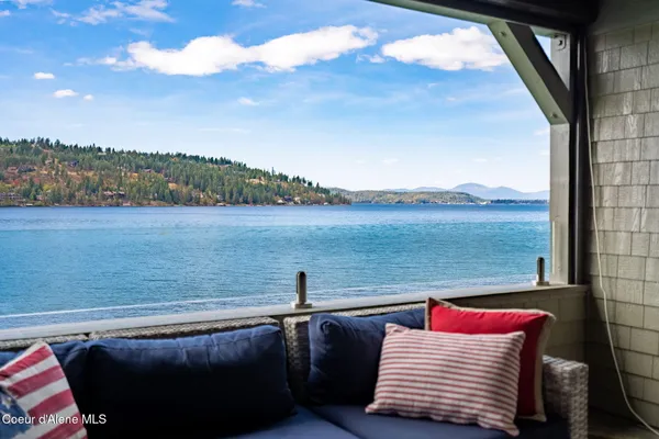 $750,000 | 4797 South Arrow Point Drive, Unit 104, Harrison, ID 83833