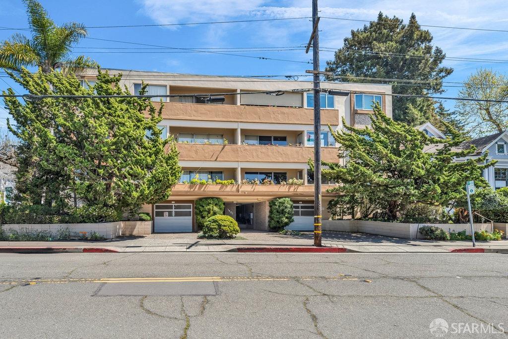 1401 Walnut Street, Unit 1B Berkeley, CA 94709 - Photo 45 of 53 front view of a house with a street