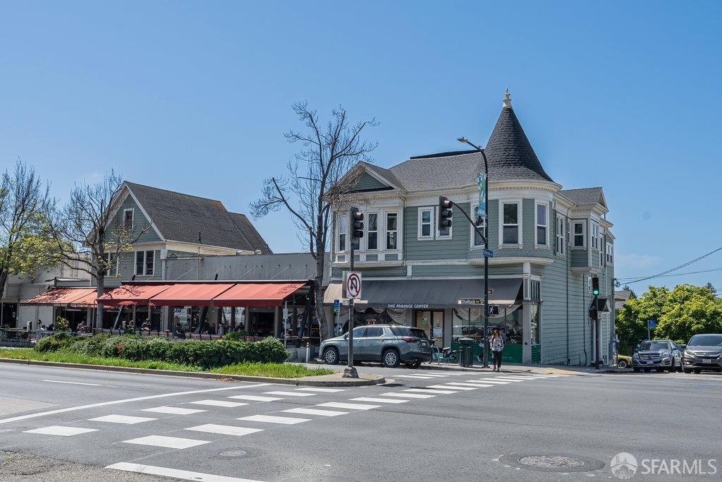 1401 Walnut Street, Unit 1B Berkeley, CA 94709 - Photo 51 of 53 a front view of a building with street view