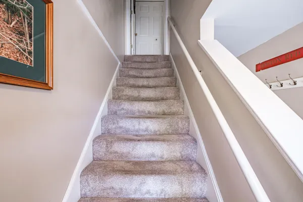 $669,900 | 56 Hydrangea Circle, Unit 10, Naples, ME 04055