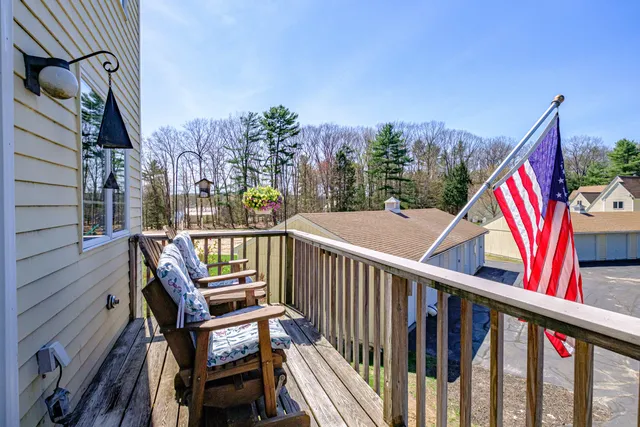 $669,900 | 56 Hydrangea Circle, Unit 10, Naples, ME 04055
