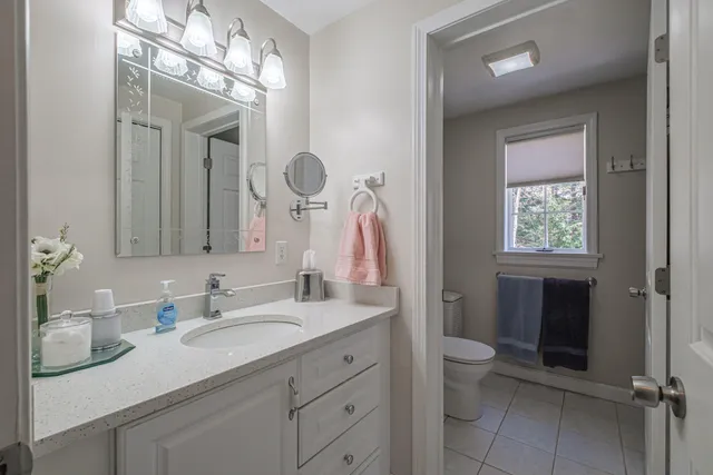 $669,900 | 56 Hydrangea Circle, Unit 10, Naples, ME 04055