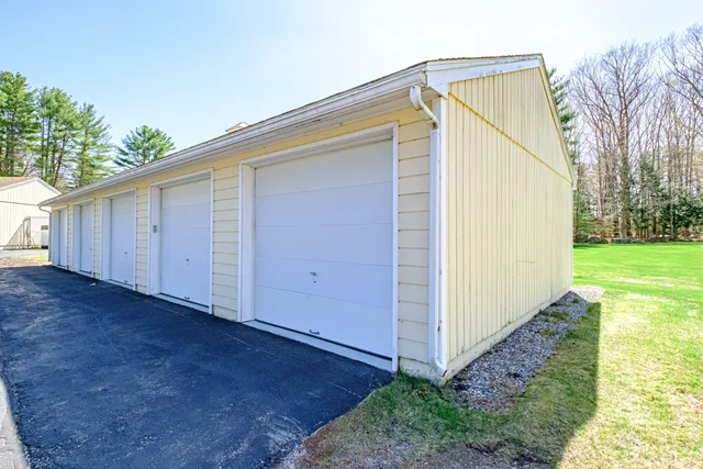 $669,900 | 56 Hydrangea Circle, Unit 10, Naples, ME 04055