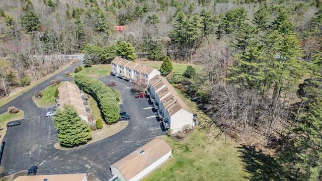 $669,900 | 56 Hydrangea Circle, Unit 10, Naples, ME 04055
