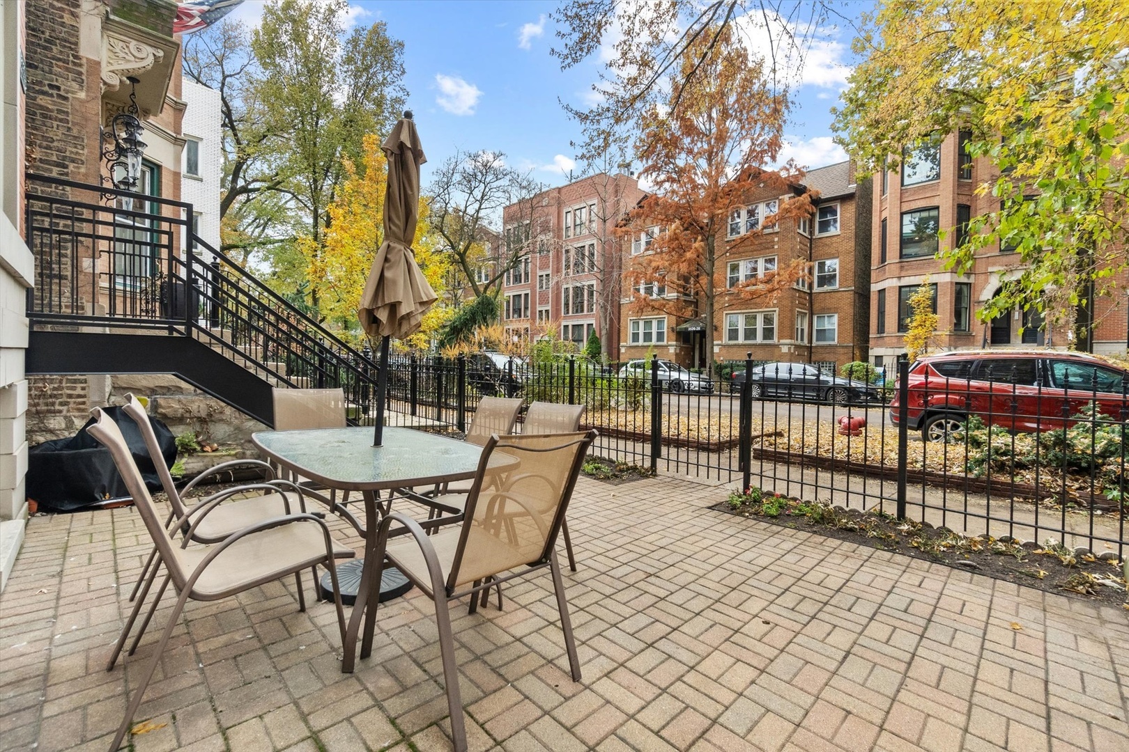 3531 North Reta Avenue, Unit 2 Chicago, IL 60657 - Photo 3 of 27