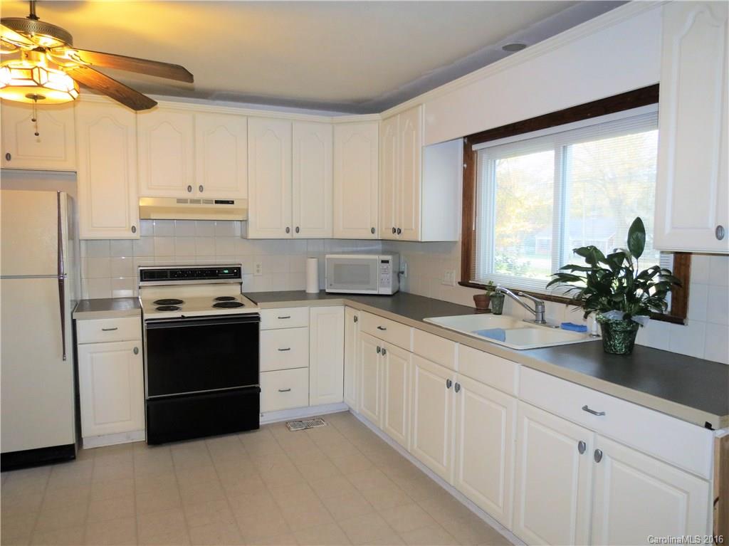 9432 McCoy Road Huntersville, NC 28078 - Photo 5 of 10 Gallery Image 5