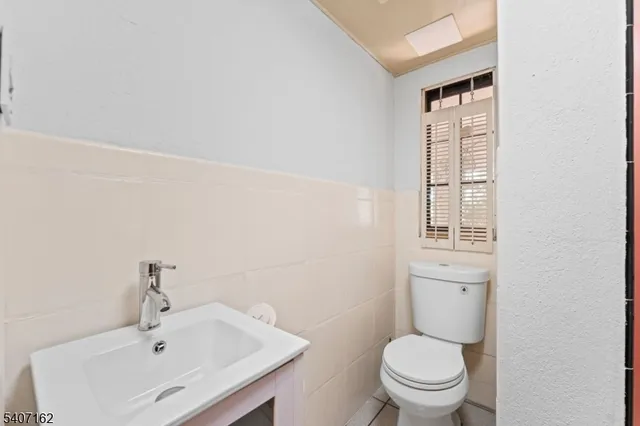 $6,000 | 16 Lynn Drive, Clifton, NJ 07013