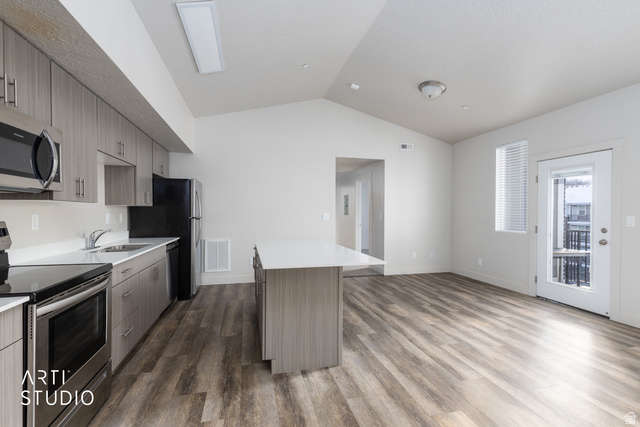 130 7th Street, Unit C304 Ogden, UT 84404 - Photo 6 of 24