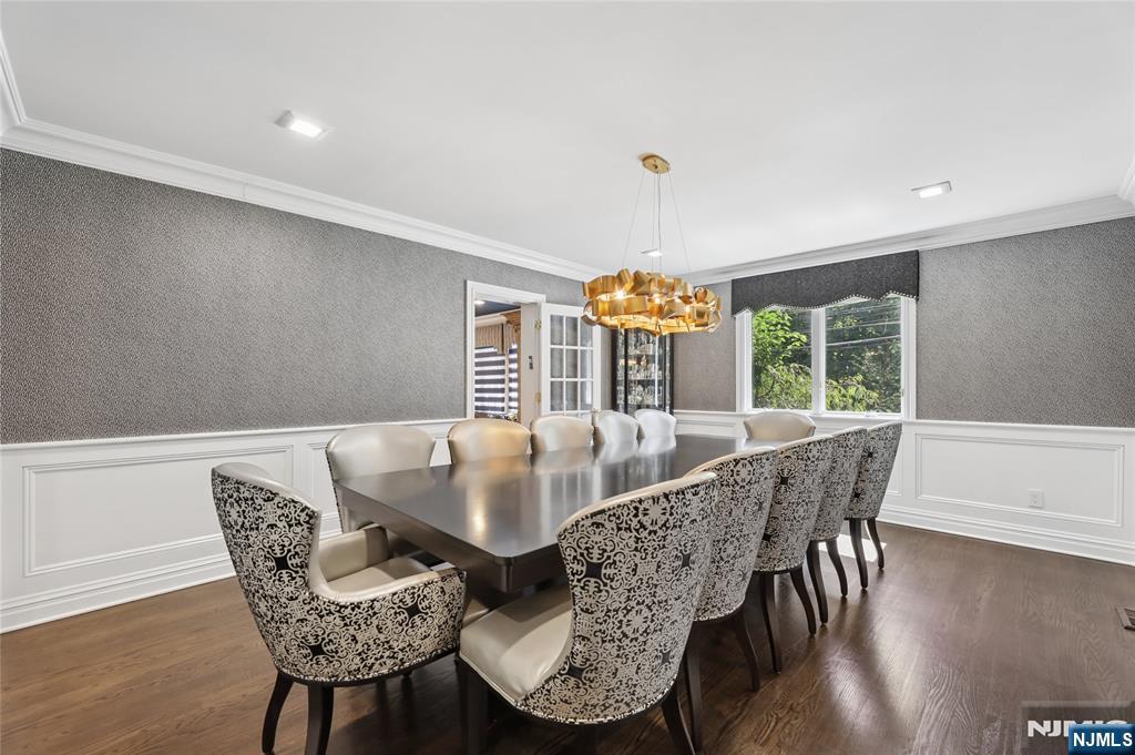 1474 Windsor Road Teaneck, NJ 07666 - Photo 7 of 41