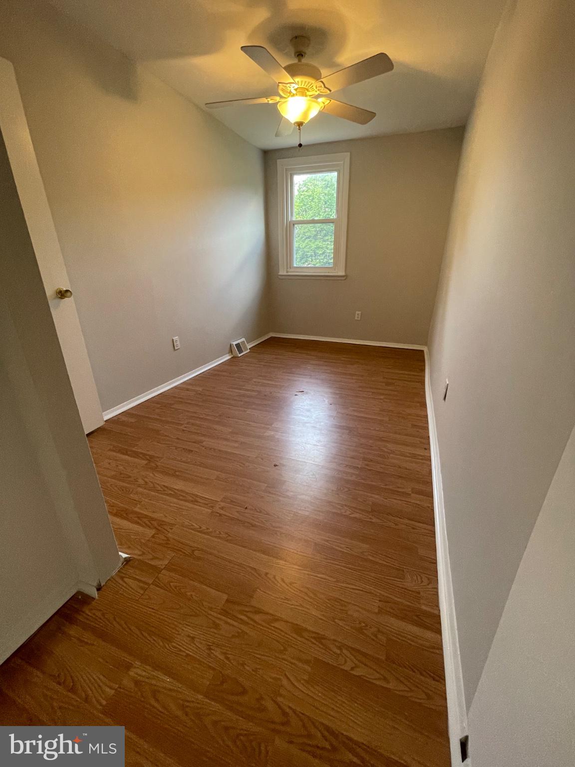 310 Ripka Street Philadelphia, PA 19128 - Photo 13 of 29 Bright and airy room with hardwood floors.