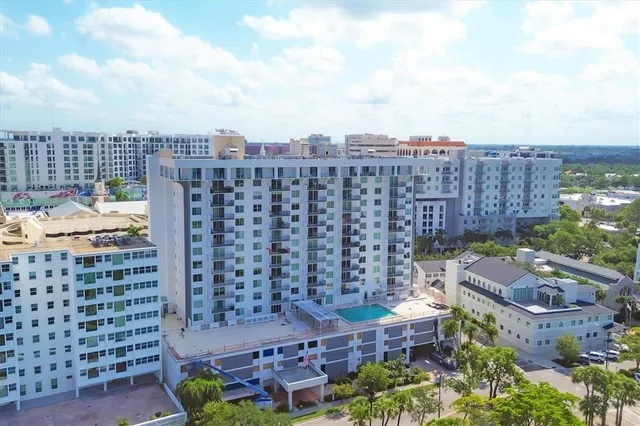 $525,000 | 101 South Gulfstream Avenue, Unit 4A, Sarasota, FL 34236