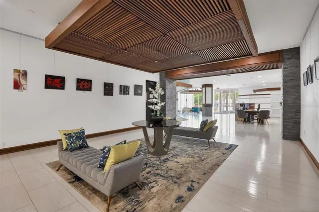 $525,000 | 101 South Gulfstream Avenue, Unit 4A, Sarasota, FL 34236