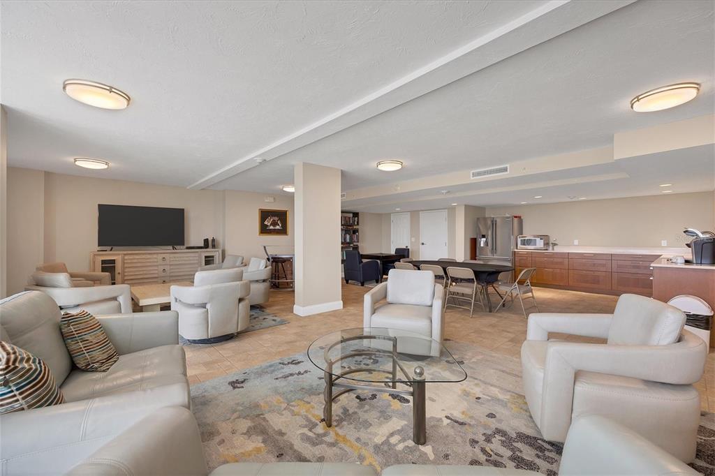 101 South Gulfstream Avenue, Unit 4A Sarasota, FL 34236 - Photo 30 of 37