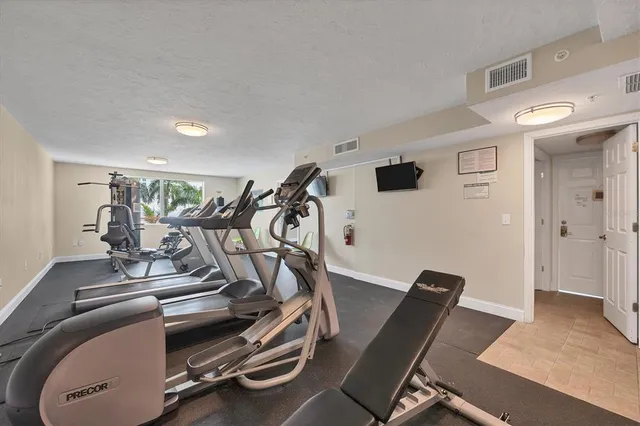 $525,000 | 101 South Gulfstream Avenue, Unit 4A, Sarasota, FL 34236