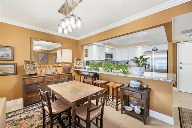 $525,000 | 101 South Gulfstream Avenue, Unit 4A, Sarasota, FL 34236