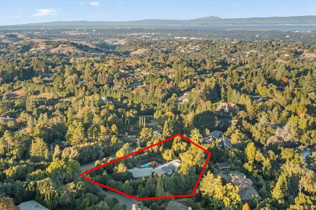 $4,750,000 | 12272 Windsor Court, Los Altos Hills, CA 94022