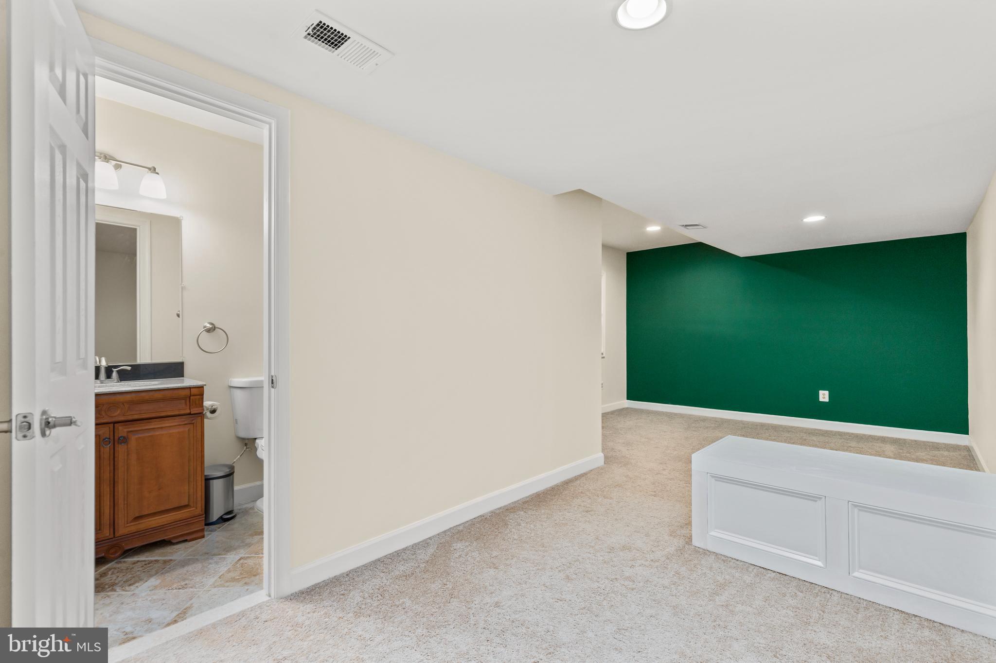 9733 Middleton Ridge Road Vienna, VA 22182 - Photo 36 of 54