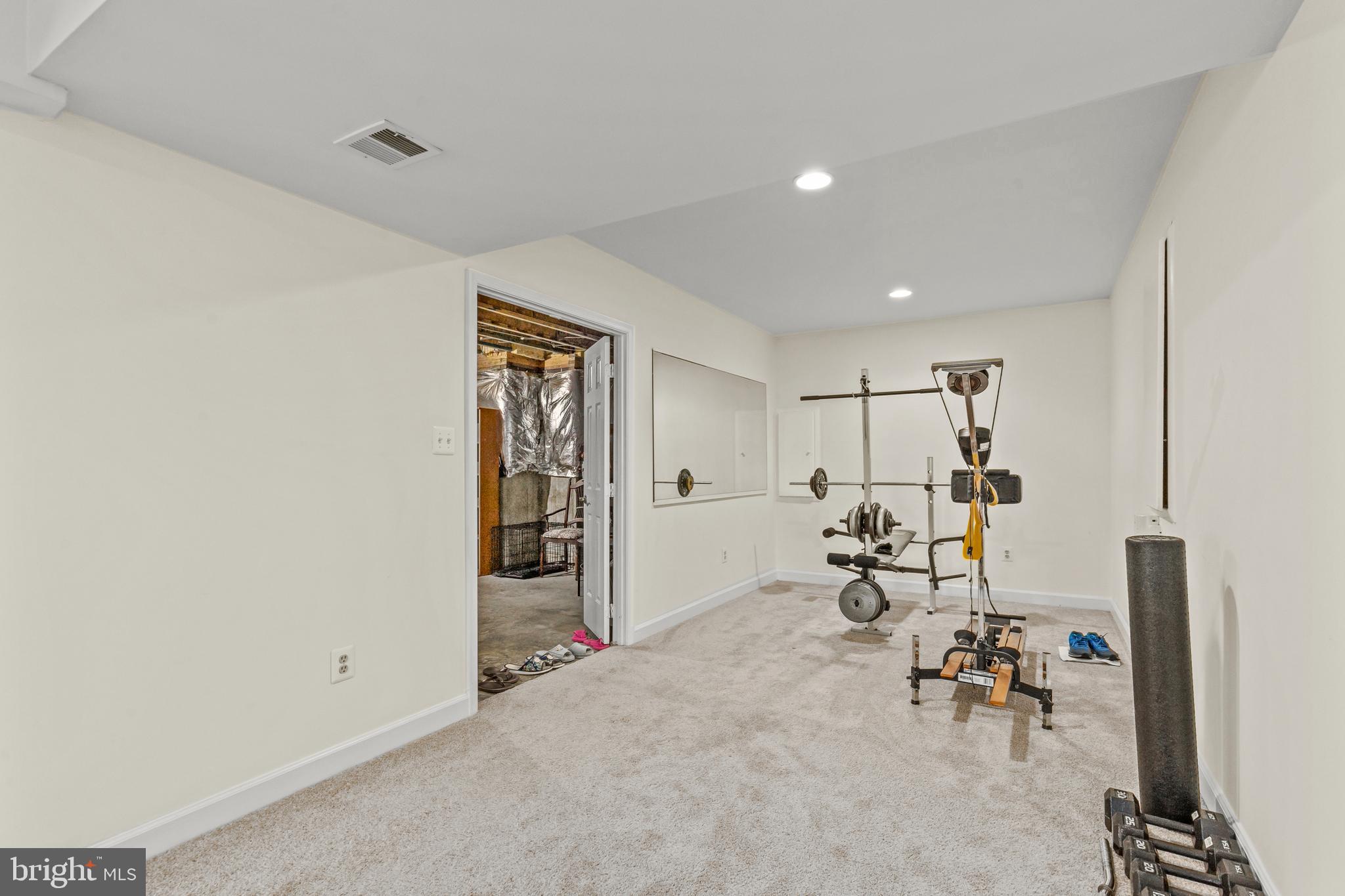 9733 Middleton Ridge Road Vienna, VA 22182 - Photo 44 of 54