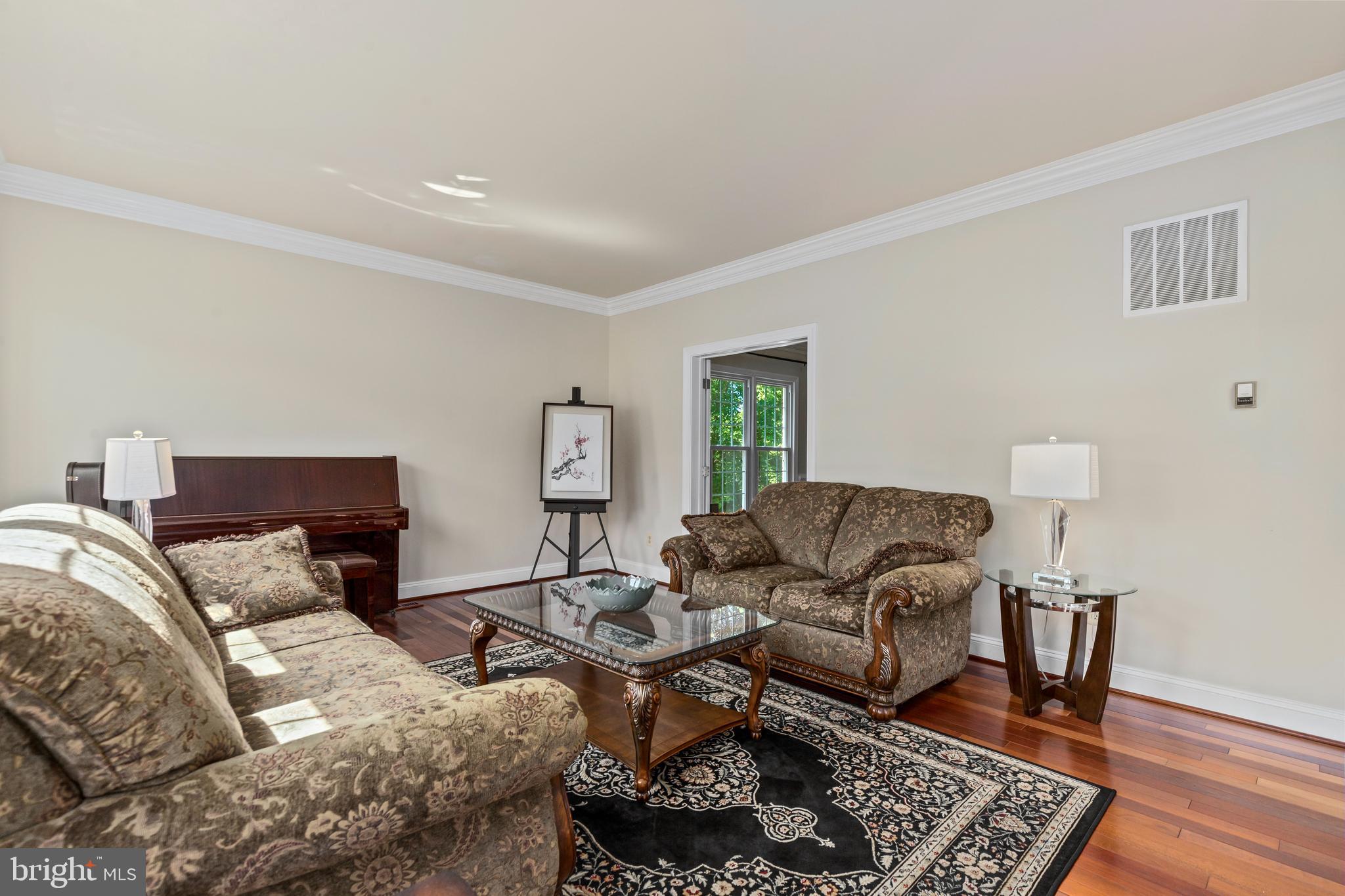 9733 Middleton Ridge Road Vienna, VA 22182 - Photo 6 of 54