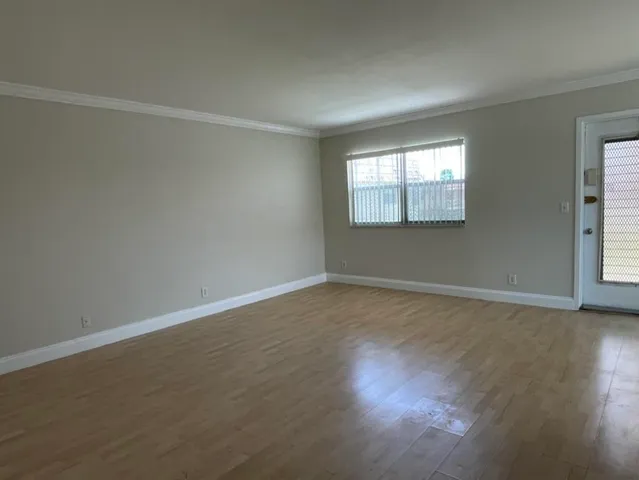 $1,500 | 472 Saxony Way, Delray Beach, FL 33446