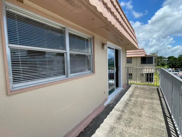 $1,500 | 472 Saxony Way, Delray Beach, FL 33446