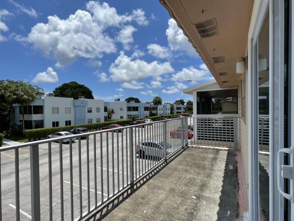 472 Saxony Way Delray Beach, FL 33446 - Photo 26 of 33 a view of city from a balcony