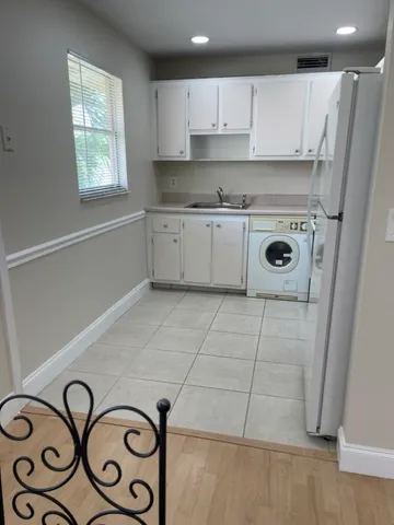 $1,500 | 472 Saxony Way, Delray Beach, FL 33446