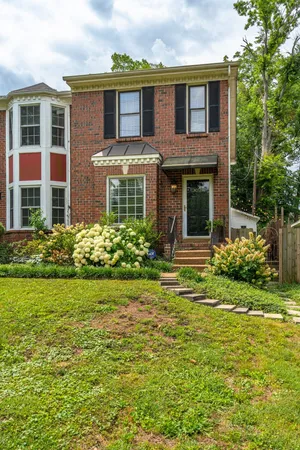 $2,500 | 2621 Westwood Avenue, Nashville, TN 37212