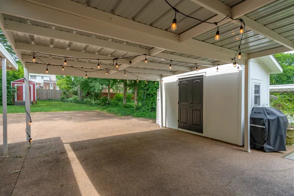 $2,500 | 2621 Westwood Avenue, Nashville, TN 37212