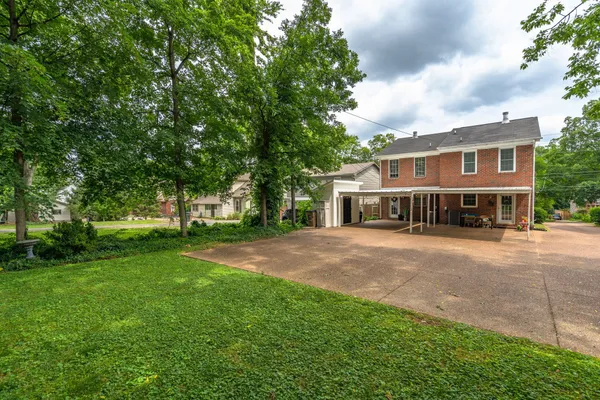 $2,500 | 2621 Westwood Avenue, Nashville, TN 37212
