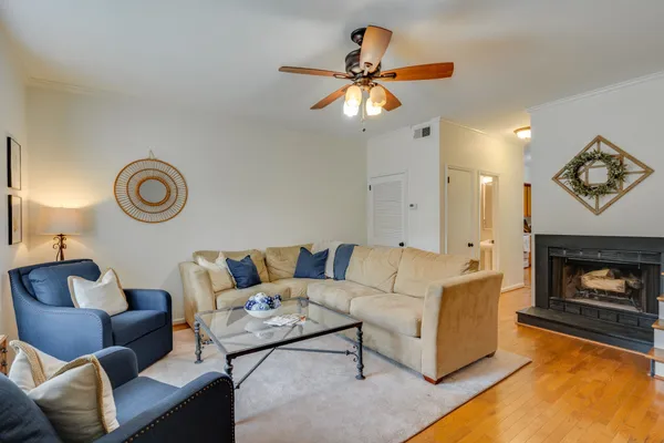 $2,500 | 2621 Westwood Avenue, Nashville, TN 37212