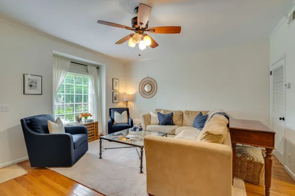 $2,500 | 2621 Westwood Avenue, Nashville, TN 37212