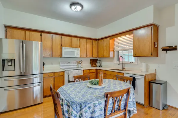$2,500 | 2621 Westwood Avenue, Nashville, TN 37212