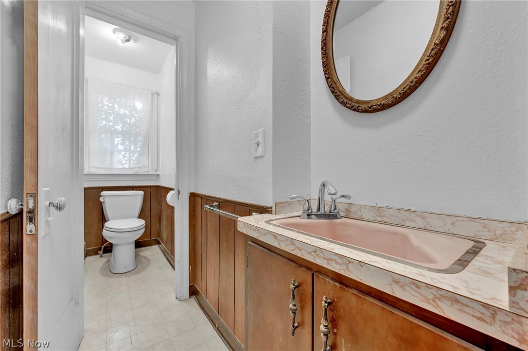 1284 Overlook Road Lakewood, OH 44107 - Photo 32 of 42