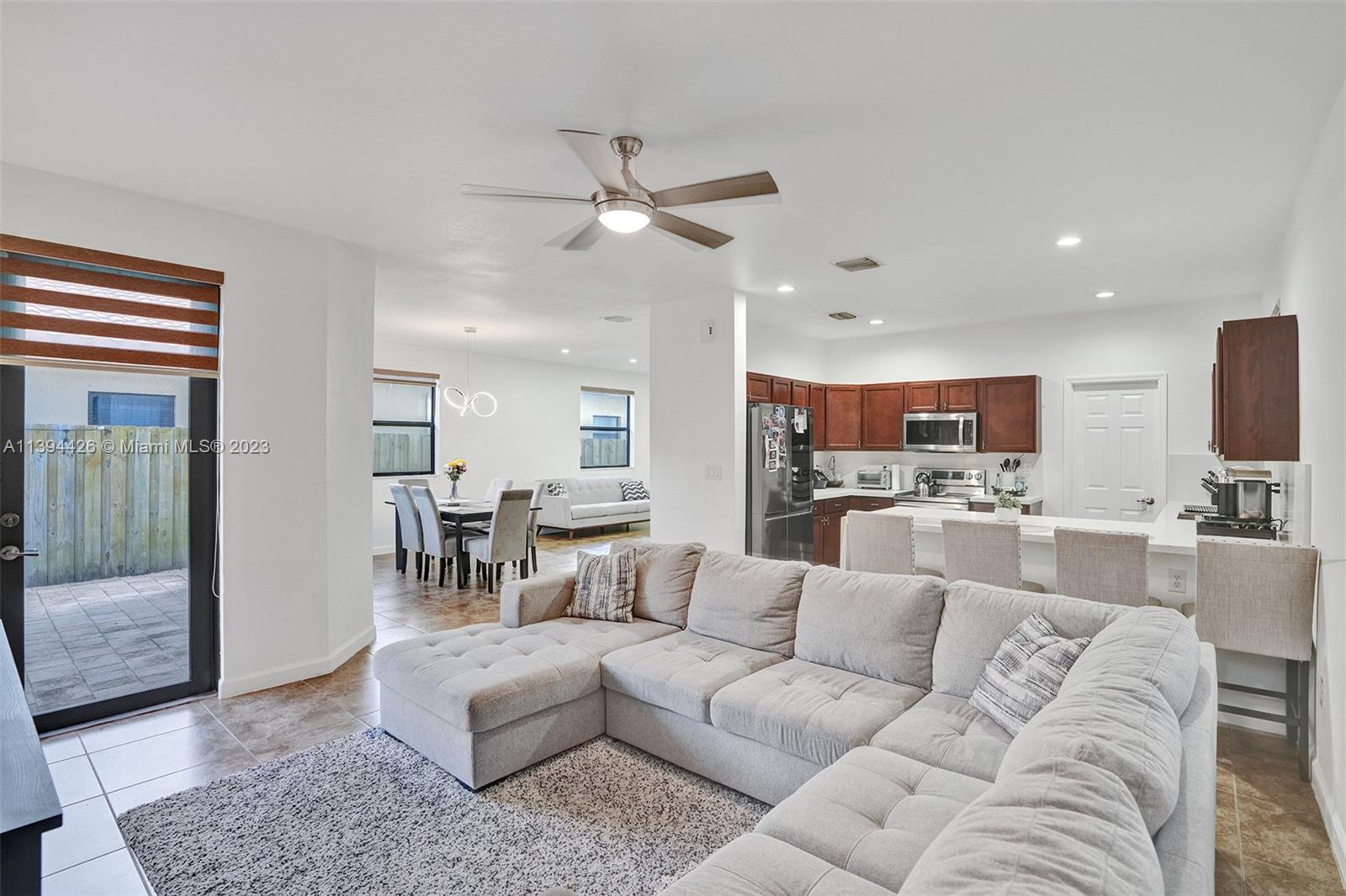 732 Southeast 33 Terrace Homestead, FL 33033 - Photo 17 of 65