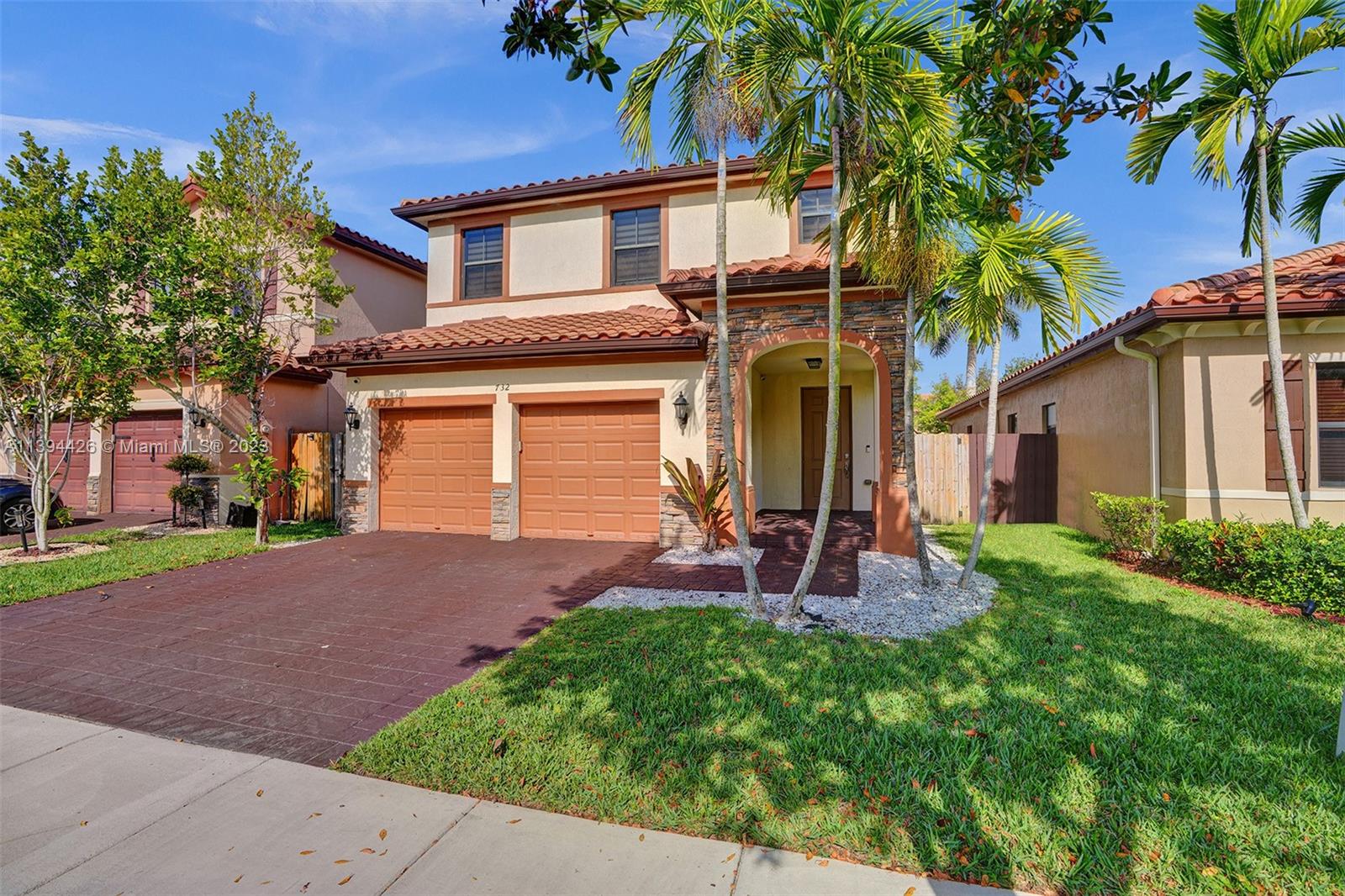 732 Southeast 33 Terrace Homestead, FL 33033 - Photo 3 of 65 a view of a backyard with a patio