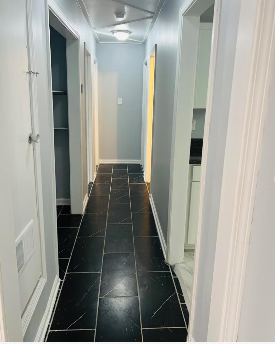 710 Hudson Street Memphis, TN 38112 - Photo 3 of 11 a view of a hallway