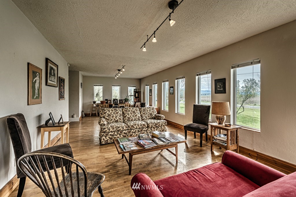 17422 Britt Road Mount Vernon, WA 98273 - Photo 5 of 25 Gallery Image 5