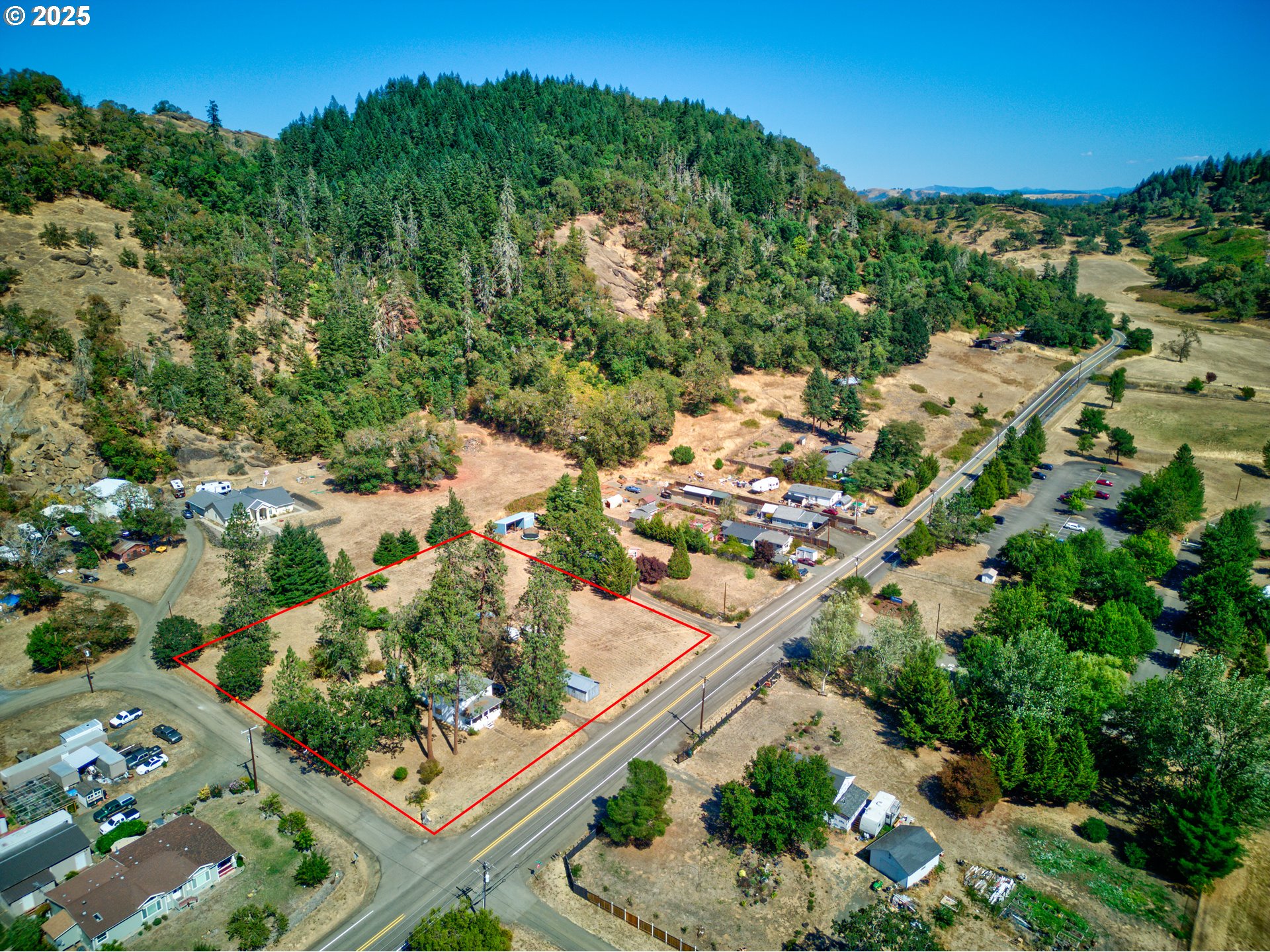 804 North Bank Road Roseburg, OR 97470 - Photo 18 of 32