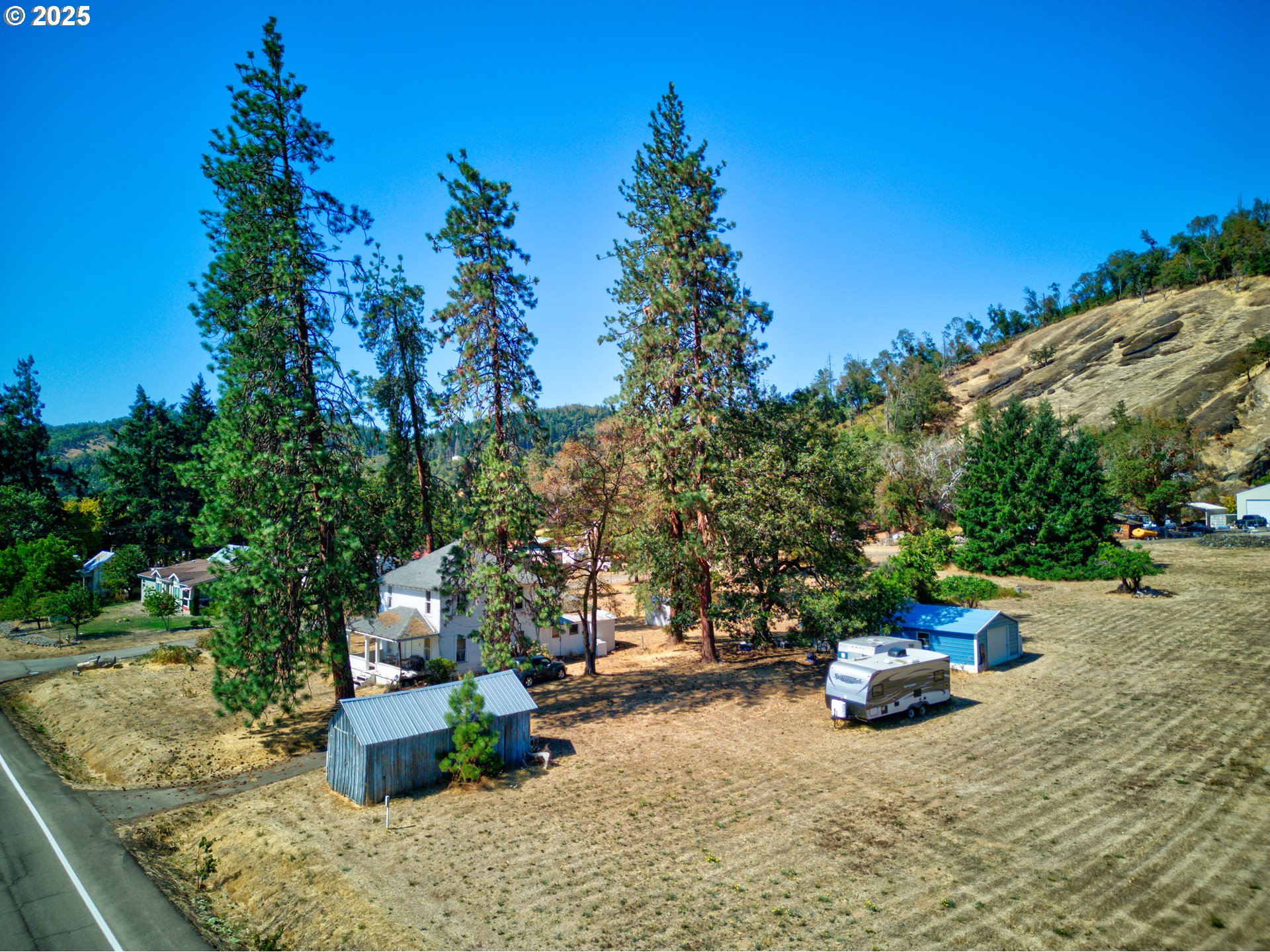 804 North Bank Road Roseburg, OR 97470 - Photo 27 of 32